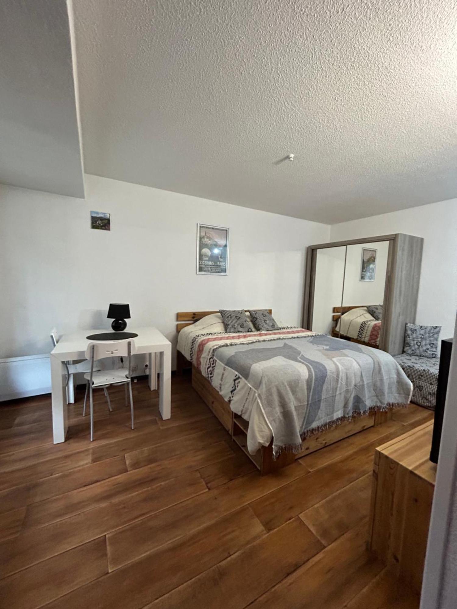 La Comtesse Apartment แซ็งต์-แฌร์เวส์-เลส์-แบ็งส์ ภายนอก รูปภาพ